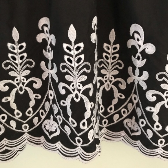 Time & Tru Off or On Shoulder Embroidered … - Picture 3 of 7